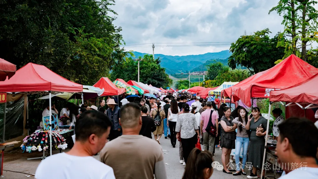 大理巍山古城最特别的集市:七月半西河桥的阴阳桥会,在热闹中感觉独特的传统习俗 - 第15张