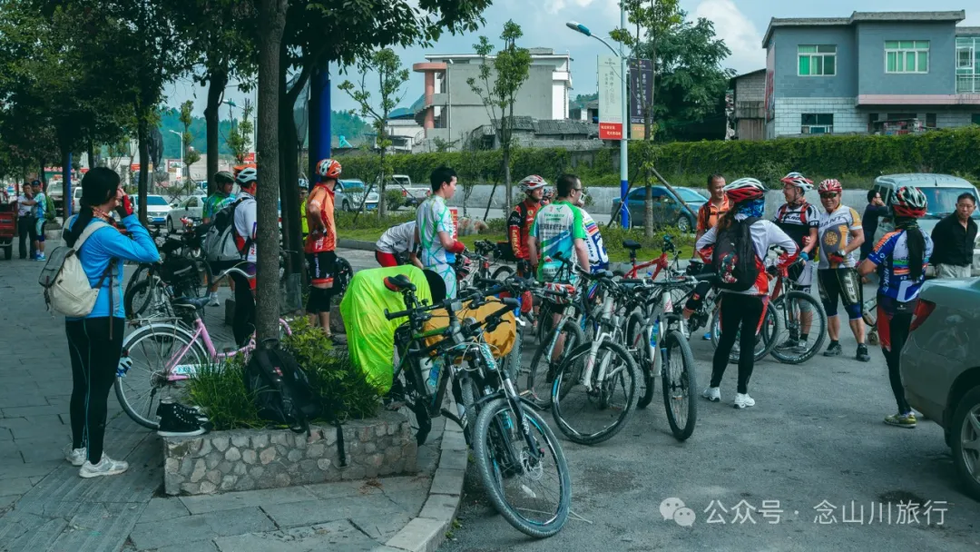10 Years Living in Dali • 2014 Cycling Journey to Dali Part 2: From Yuping Dong Autonomous County, Guizhou to Panzhou City - Image 37