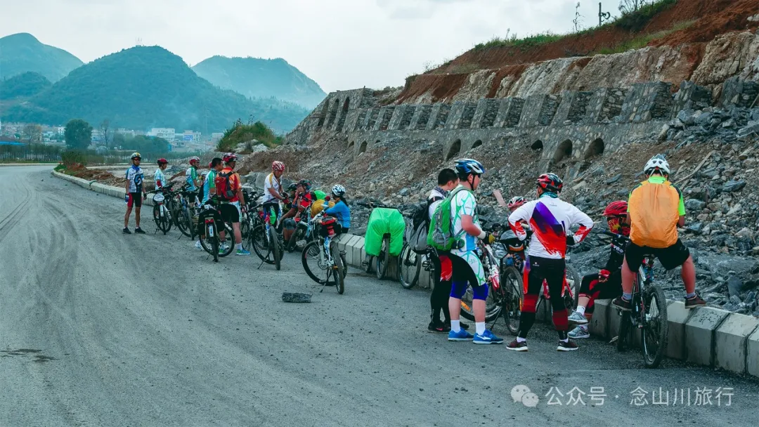 10 Years Living in Dali • 2014 Cycling Journey to Dali Part 2: From Yuping Dong Autonomous County, Guizhou to Panzhou City - Image 39