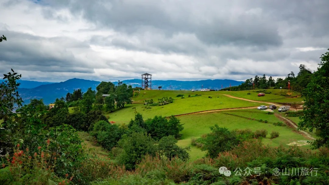 Bahuanhe Grassland: A Hidden Gem in Lincang Yun County, A New Pastoral Poem by the Lancang River - Image 1