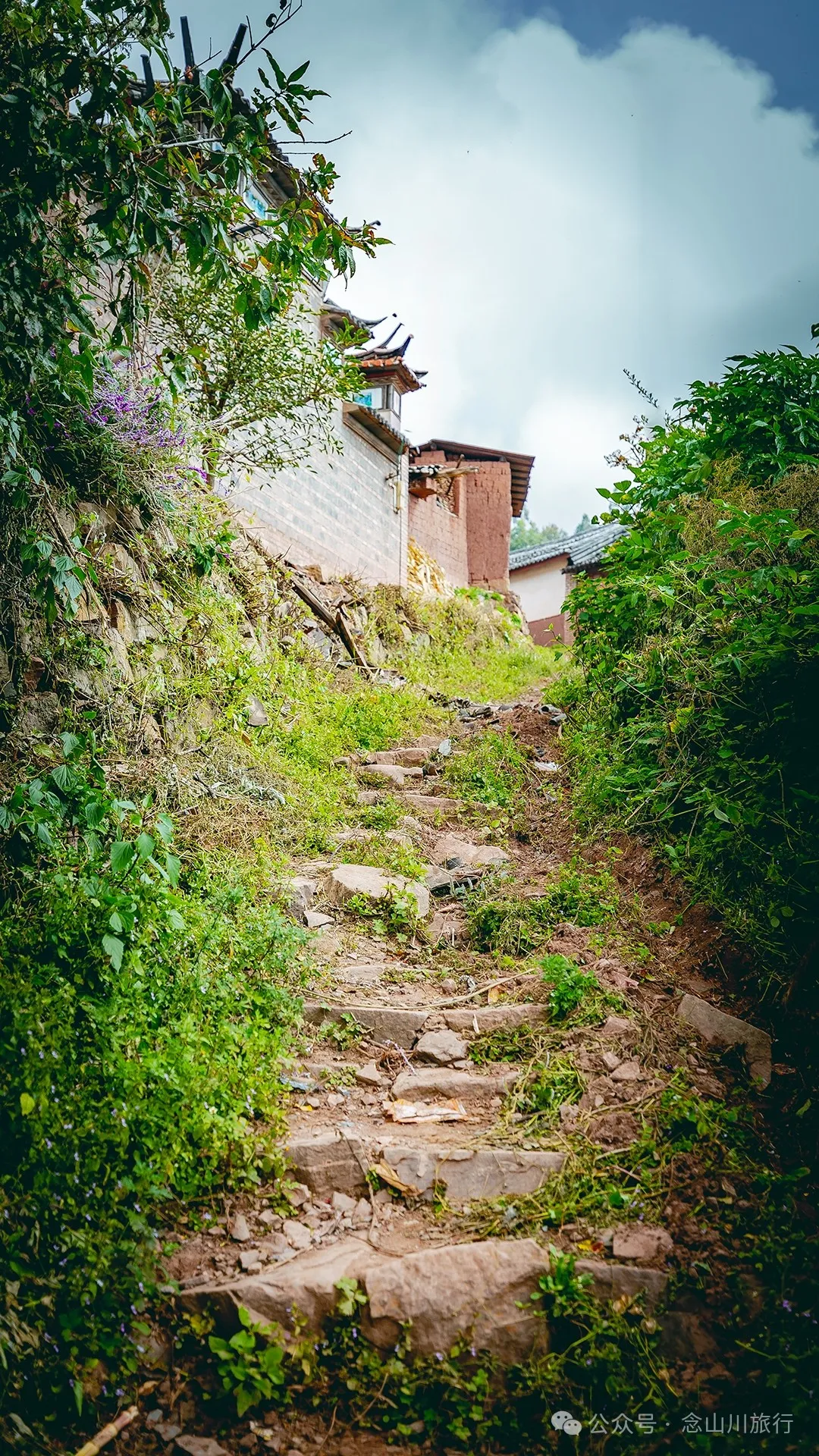 Duoyu Village in Weishan, Dali: A Peaceful Village Amidst Lush Mountain Scenery - Image 17