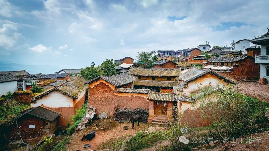 Duoyu Village in Weishan, Dali: A Peaceful Village Amidst Lush Mountain Scenery - Image 2