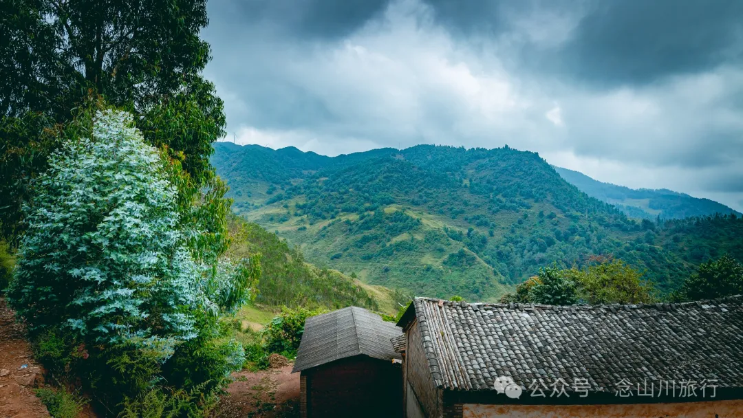 Duoyu Village in Weishan, Dali: A Peaceful Village Amidst Lush Mountain Scenery - Image 4