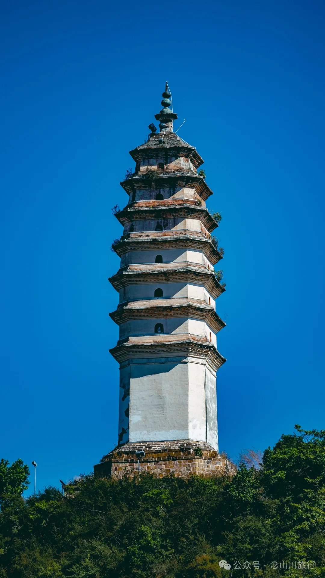 大理巍山封川塔：登清朝古塔，览蒙舍冬景，赏山中黄叶 - 第13张