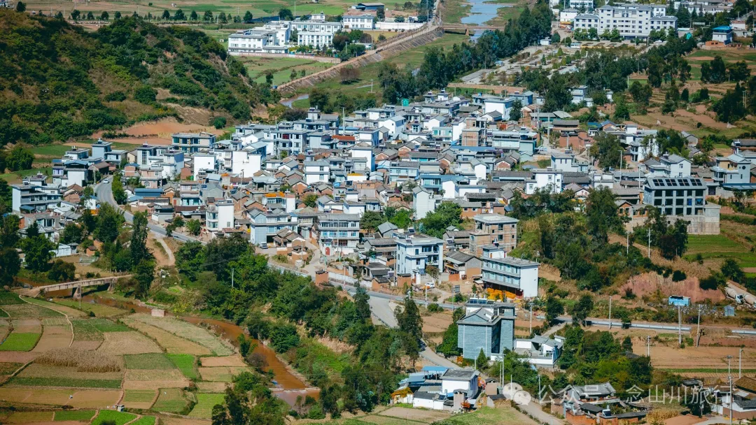 大理巍山封川塔：登清朝古塔，览蒙舍冬景，赏山中黄叶 - 第16张