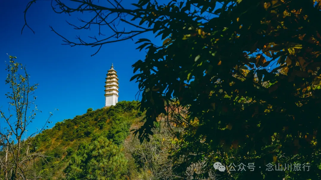 大理巍山封川塔：登清朝古塔，览蒙舍冬景，赏山中黄叶 - 第8张