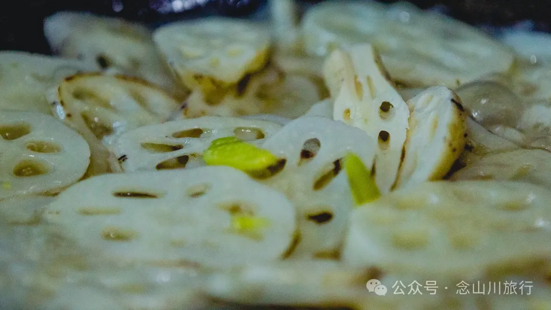 Shuangdui Village in Weishan, Dali: Winter Harvest Hidden in the Mud (Lotus Roots and Arrowheads) - Image 14