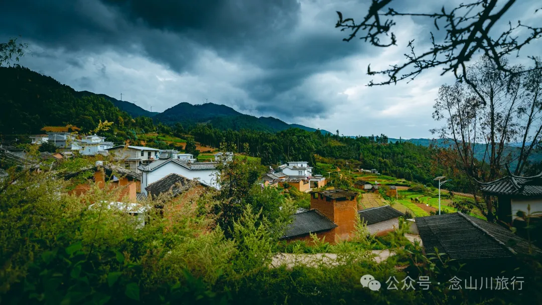 大理巍山小塘子村：山顶池塘边的彝族村庄 - 第10张