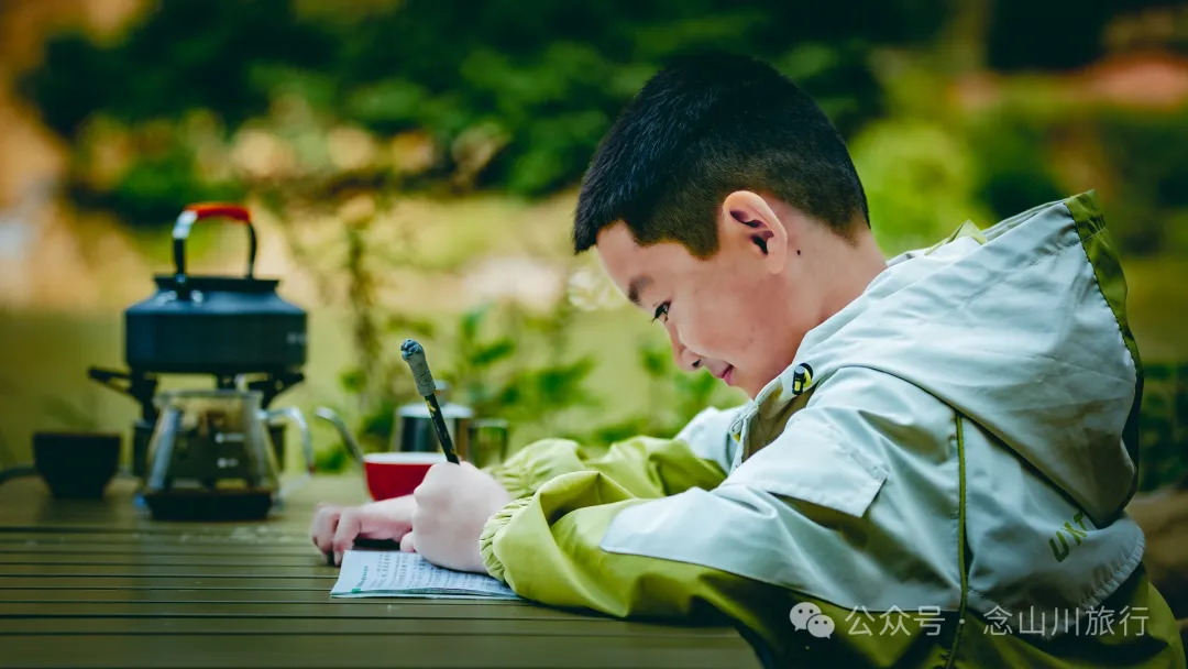 大理巍山小塘子村：山顶池塘边的彝族村庄 - 第7张