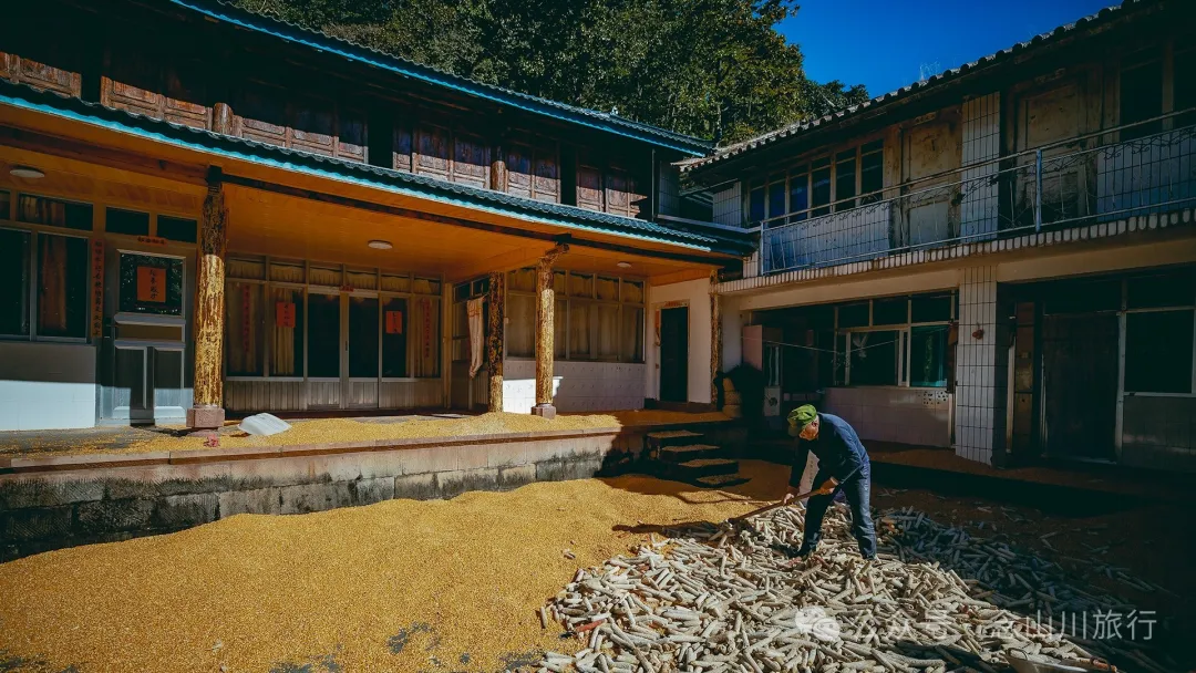 Dali Weishan Caochang Yi Ethnic Village: A Legend, A Touch of Nostalgia, and a Journey into the Indigenous Miku Culture - Image 26