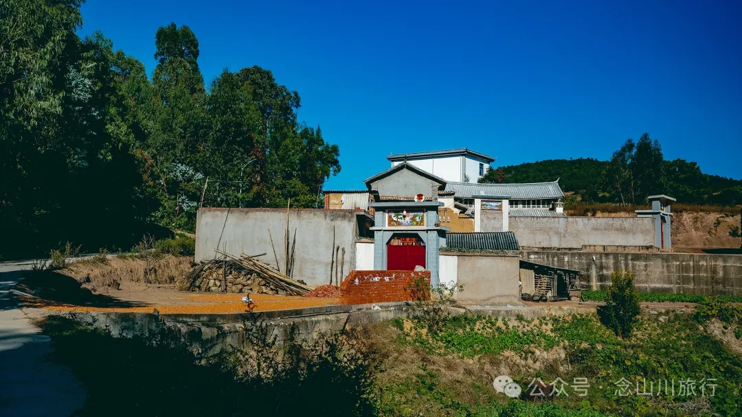 大理巍山大梯子坡村:树树皆秋色,山山唯落晖,走入村庄,就走进了王绩的《野望》里 - 第8张