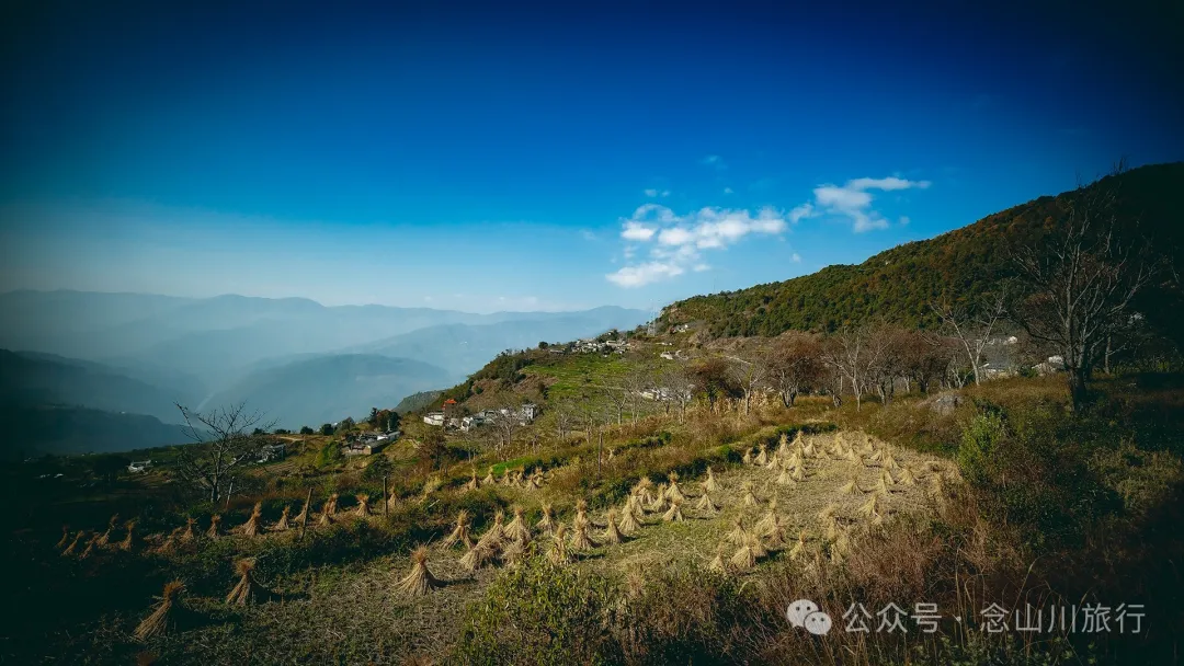 大理巍山金沙坪村:紫金山下,坐看云海夕阳的宁静村庄 - 第2张