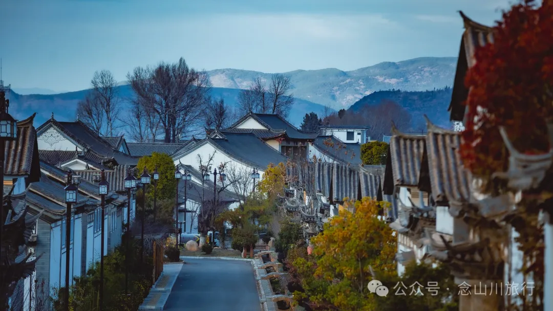Dali Jianchuan Wood Carving Town: Millennia-spanning Chinese Architectural Aesthetics and Bai Craftsmanship Heritage - Image 2
