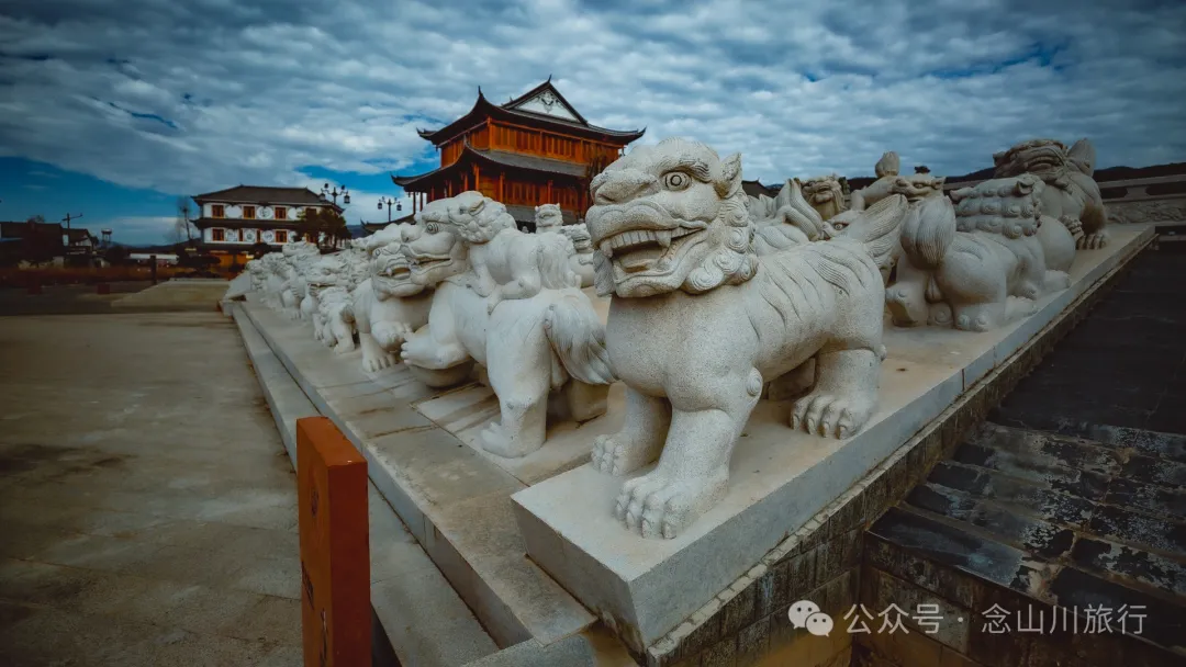 Dali Jianchuan Wood Carving Town: Millennia-spanning Chinese Architectural Aesthetics and Bai Craftsmanship Heritage - Image 4