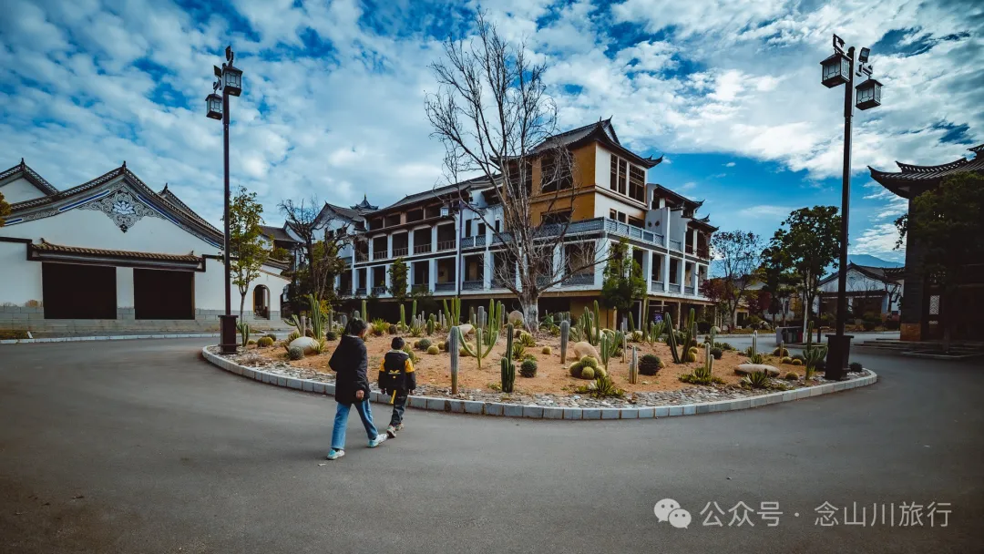 Dali Jianchuan Wood Carving Town: Millennia-spanning Chinese Architectural Aesthetics and Bai Craftsmanship Heritage - Image 9