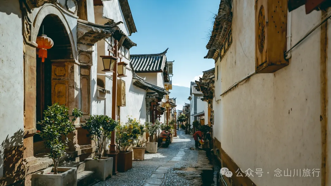 Jianchuan Ancient City in Dali: Exploring the 650-Year-Old Bai Ethnic Hometown, Rediscovering the Simple Life of Dali 20 Years Ago - Image 1