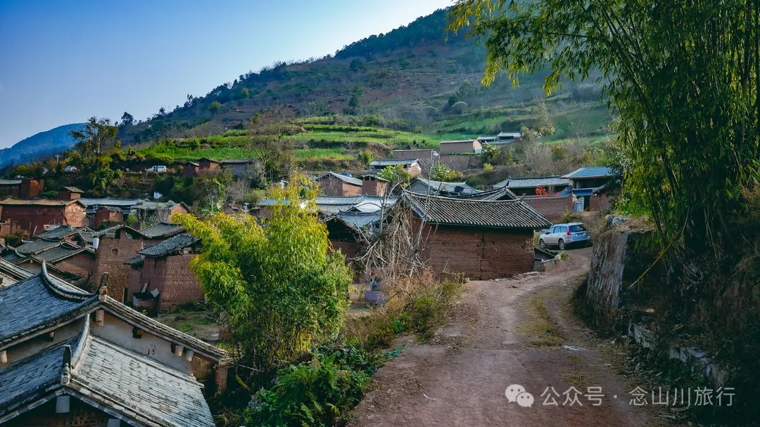 大理巍山馬鞍山鄉打比麼村：公路上的俯瞰，遇見山間最美的畫卷 - 第10张