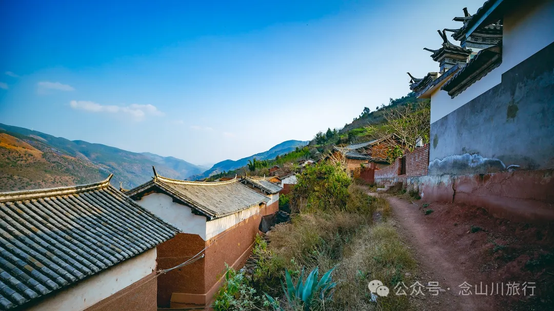 大理巍山馬鞍山鄉打比麼村：公路上的俯瞰，遇見山間最美的畫卷 - 第14张