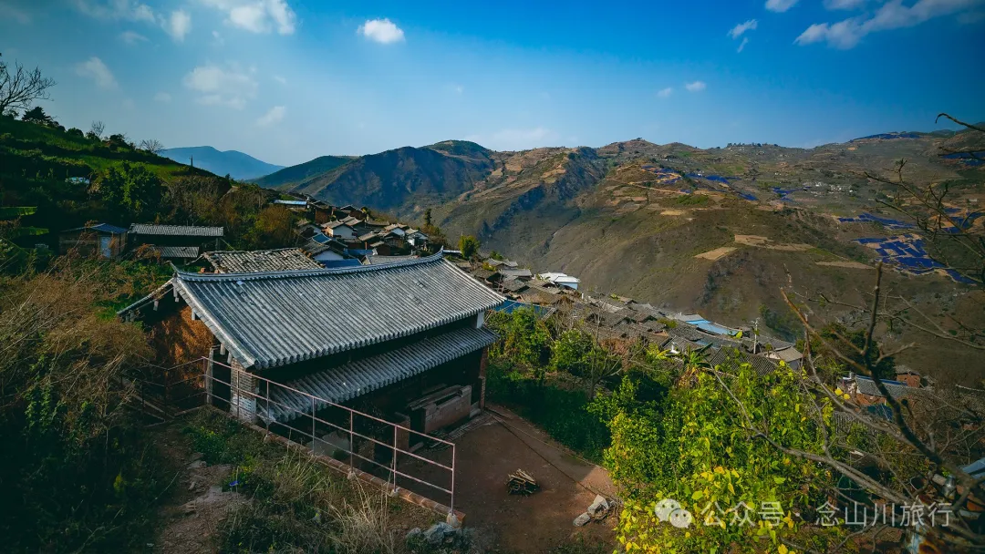 大理巍山馬鞍山鄉打比麼村：公路上的俯瞰，遇見山間最美的畫卷 - 第3张