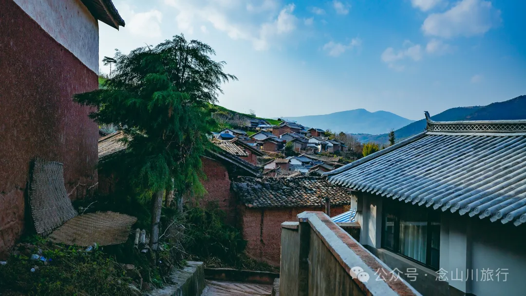 大理巍山馬鞍山鄉打比麼村：公路上的俯瞰，遇見山間最美的畫卷 - 第7张