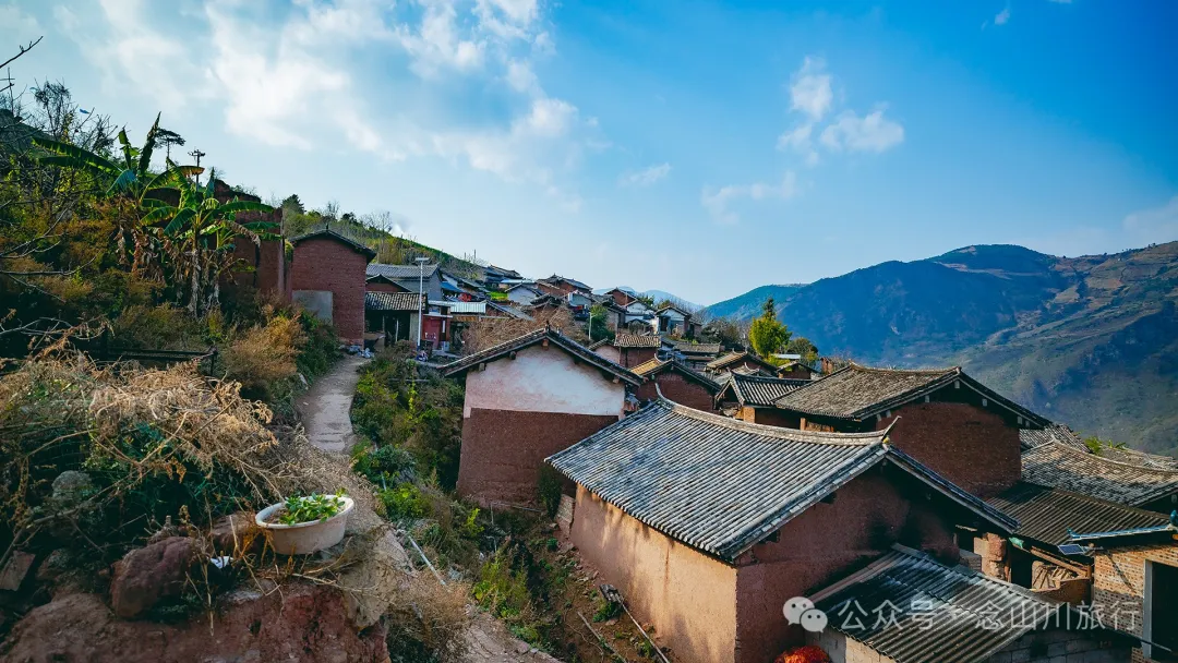 大理巍山馬鞍山鄉打比麼村：公路上的俯瞰，遇見山間最美的畫卷 - 第8张