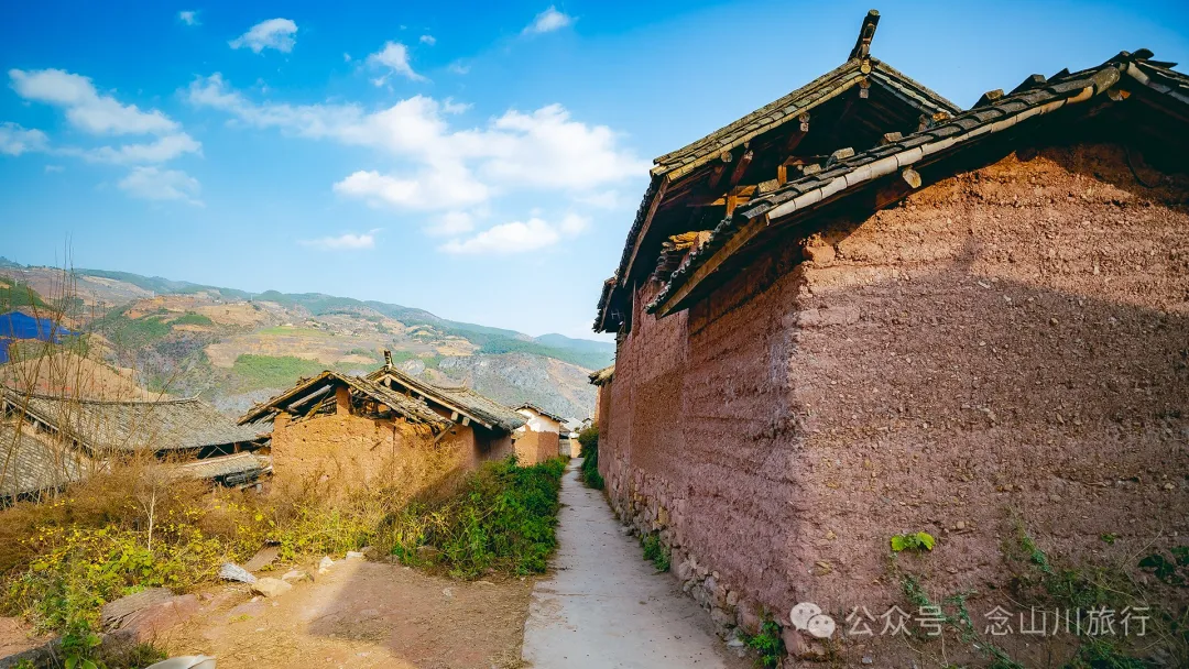大理巍山馬鞍山鄉打比麼村：公路上的俯瞰，遇見山間最美的畫卷 - 第9张