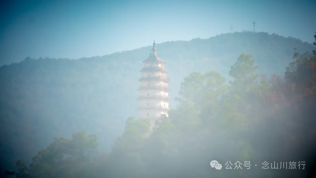 Cloud Sea Wonder in Dali Weishan Basin: Misty Mengshe River, Lively Fengchuan Tower - Image 24