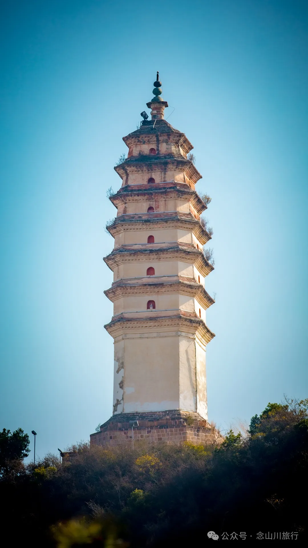Cloud Sea Wonder in Dali Weishan Basin: Misty Mengshe River, Lively Fengchuan Tower - Image 28