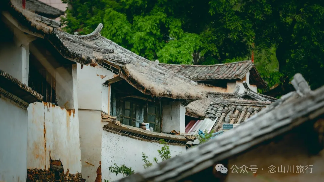 大理南涧小湾东镇老家库村:千年彝寨,宛如漂浮在绿海上的岛屿 - 第6张