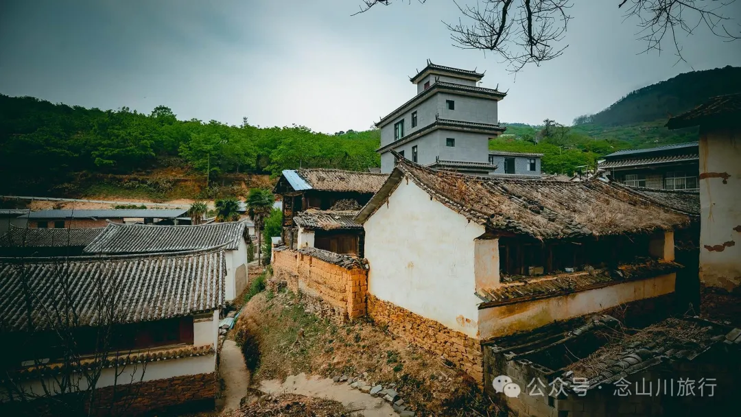 大理南涧小湾东镇老家库村:千年彝寨,宛如漂浮在绿海上的岛屿 - 第7张