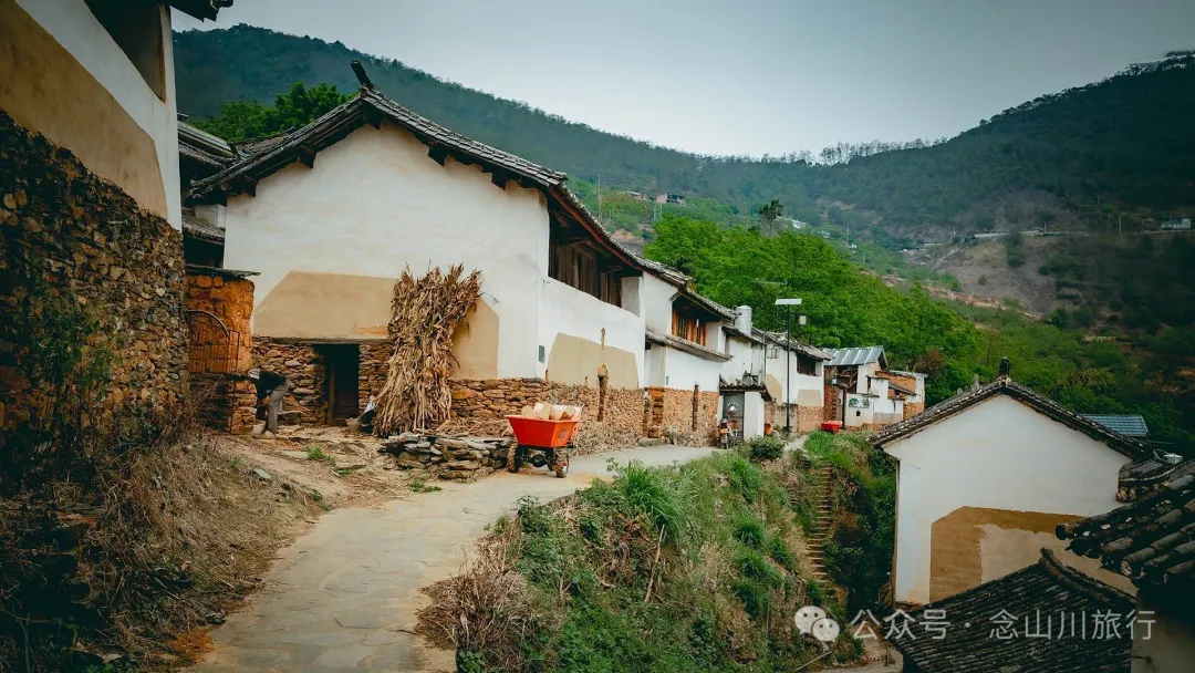 大理南涧小湾东镇老家库村:千年彝寨,宛如漂浮在绿海上的岛屿 - 第8张