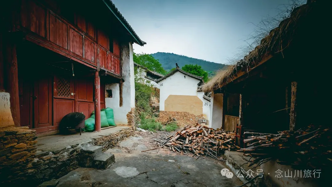 大理南涧小湾东镇老家库村:千年彝寨,宛如漂浮在绿海上的岛屿 - 第9张