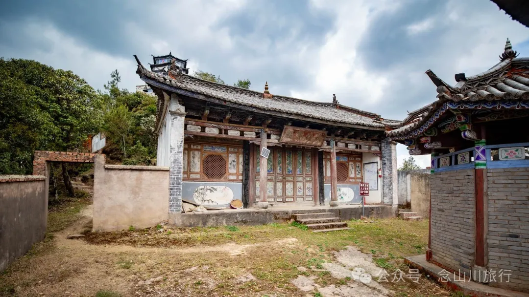 大理巍山五印乡小鸡足山:徒步大山深处,享受采蕨菜的春日野趣时光 - 第8张