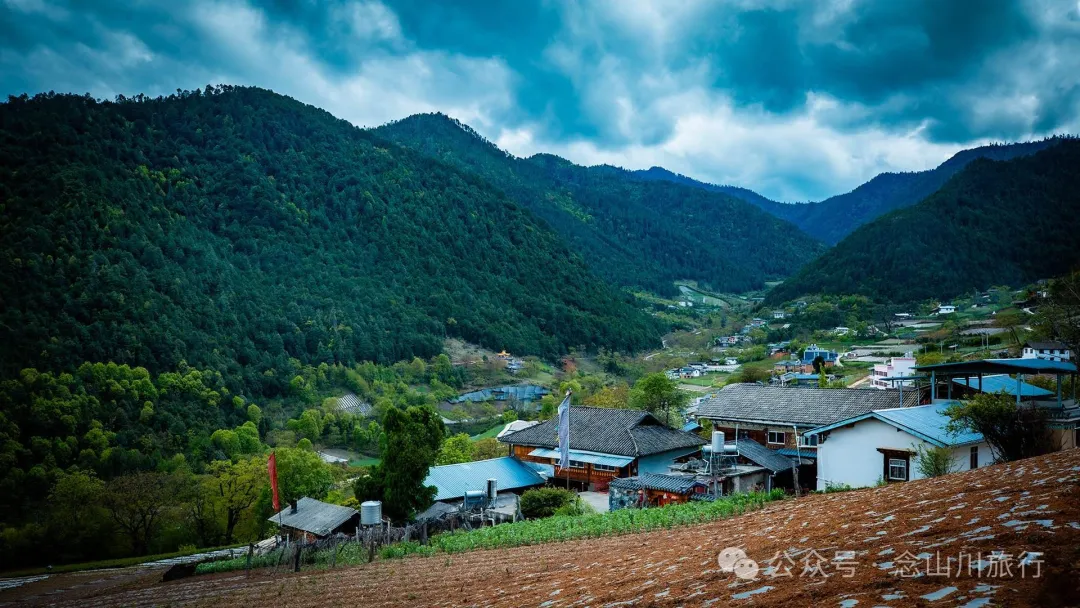 Bazhu Village in Tacheng Town, Weixi, Diqing: A Pure Land of Tibetan Buddhism, a Green Secret Deep in the Mountains - Image 2