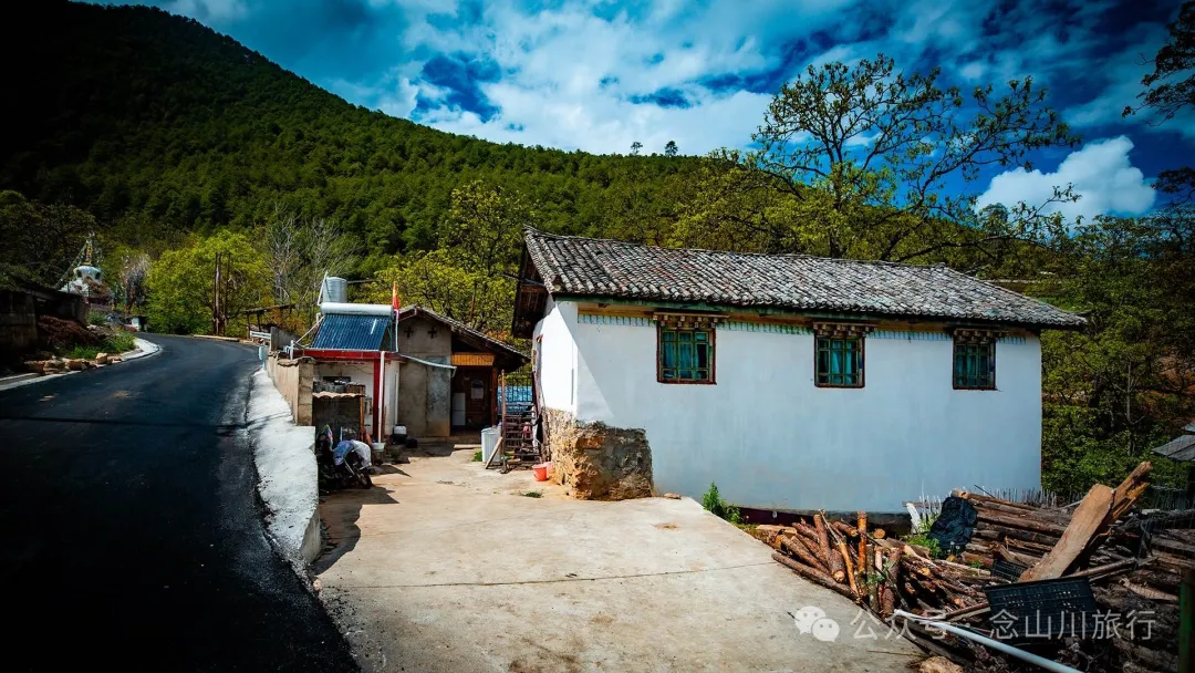 Bazhu Village in Tacheng Town, Weixi, Diqing: A Pure Land of Tibetan Buddhism, a Green Secret Deep in the Mountains - Image 23