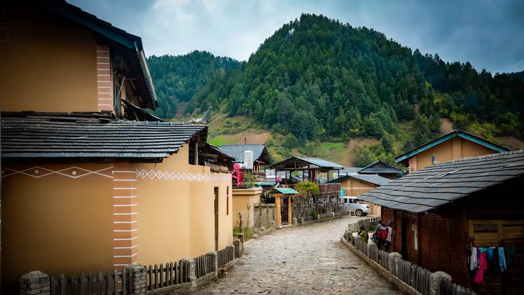 迪慶維西塔城鎮朵那閣村：傈僳族特色村，木楞房炊煙裡的新舊交融 - 第14張