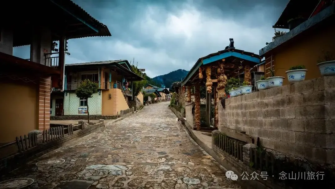 迪慶維西塔城鎮朵那閣村：傈僳族特色村，木楞房炊煙裡的新舊交融 - 第16張
