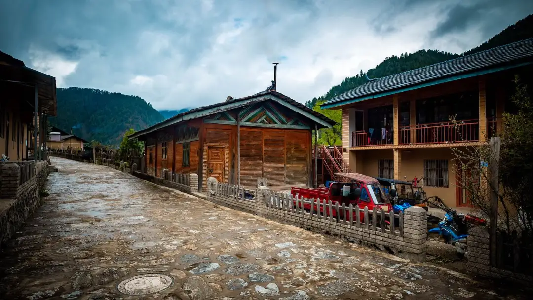迪慶維西塔城鎮朵那閣村：傈僳族特色村，木楞房炊煙裡的新舊交融 - 第19張