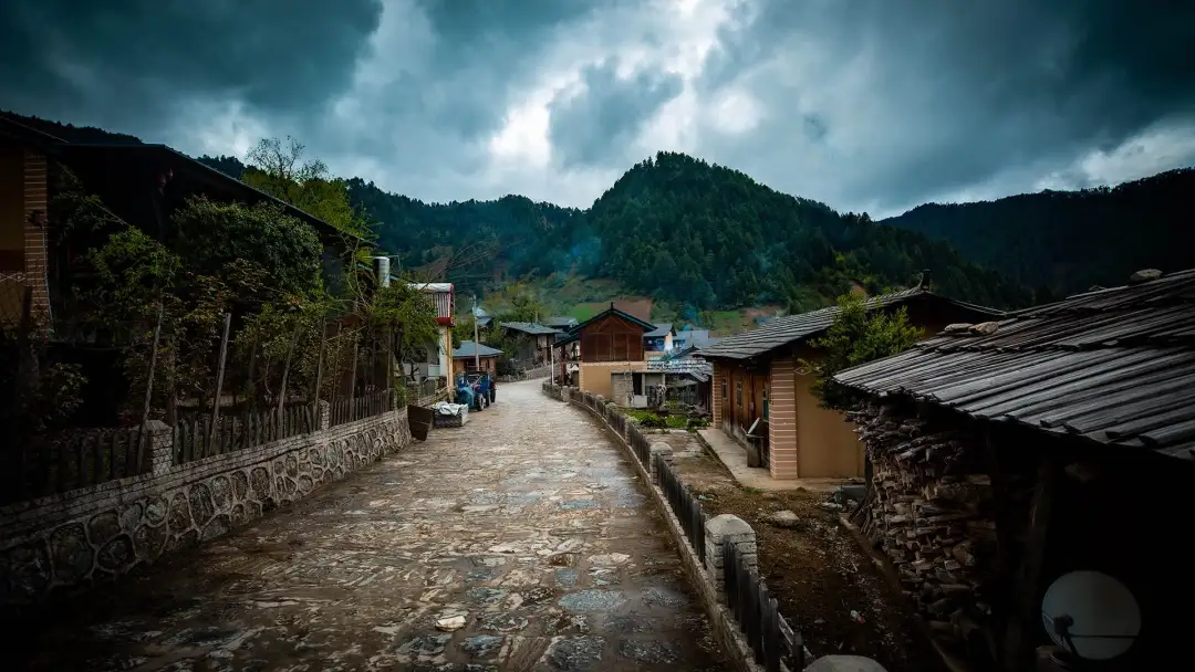 迪慶維西塔城鎮朵那閣村：傈僳族特色村，木楞房炊煙裡的新舊交融 - 第20張