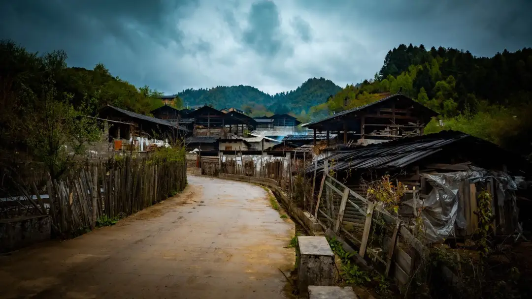 迪慶維西塔城鎮朵那閣村：傈僳族特色村，木楞房炊煙裡的新舊交融 - 第5張