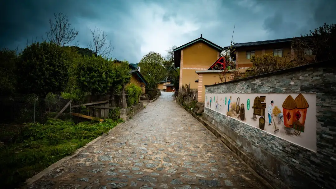 迪慶維西塔城鎮朵那閣村：傈僳族特色村，木楞房炊煙裡的新舊交融 - 第7張