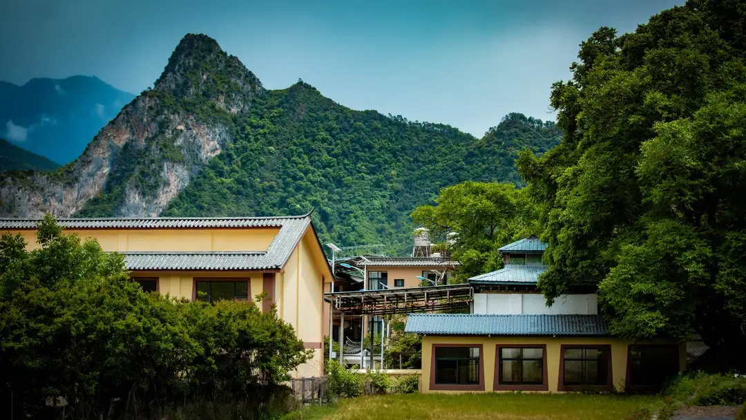 迪庆维西塔城镇其宗村:“鸡鸣四县”的多民族村落,金沙江畔的活佛村 - 第11张