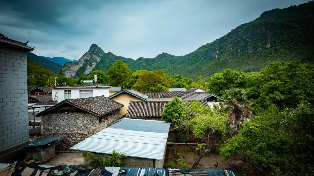 迪庆维西塔城镇其宗村:“鸡鸣四县”的多民族村落,金沙江畔的活佛村 - 第13张