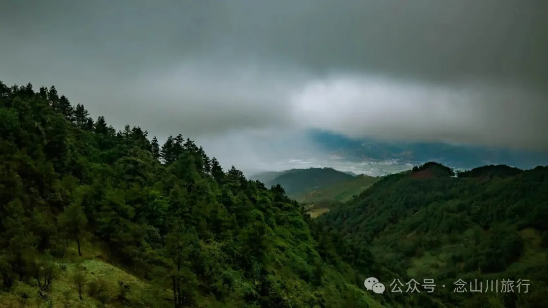 Longqingguan Pass in Weishan, Dali: Traversing the Ming Dynasty Mimeng Ancient Road, Entering a Misty Fairyland Forest in the Rainy Season - Image 21