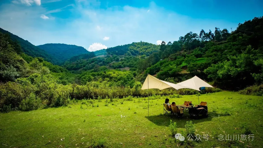 大理巍山巍宝山乡羊山坡村:秘林下藏着天然水塘和草地,能露营、能发呆 - 第8张