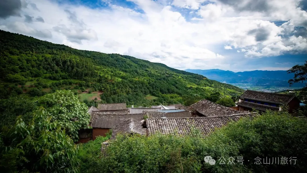 大理巍山大仓镇凤山村:背靠山野的夕阳晚景,俯瞰坝子的宁静时光 - 第15张