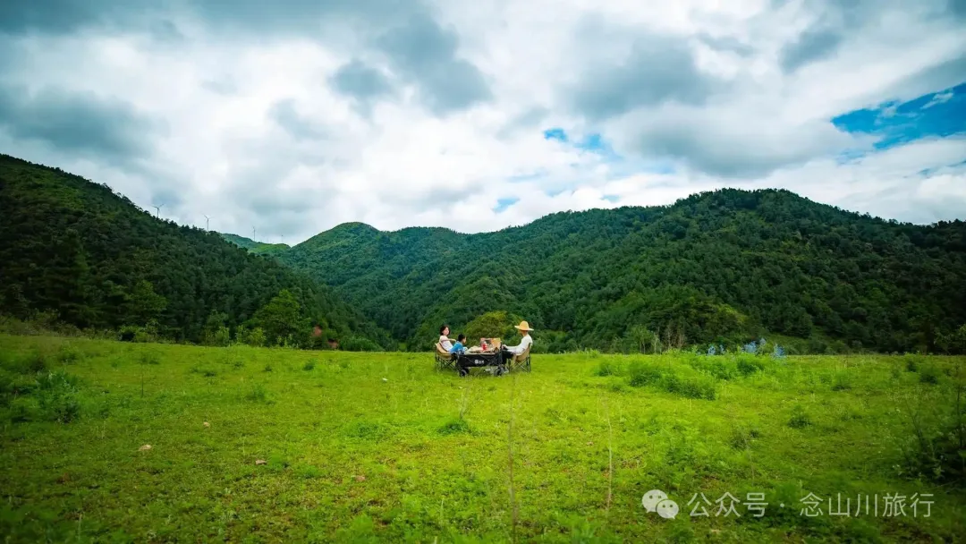 大理巍山凤山村森林草甸：离古城不远，却远离喧嚣，只有牛羊和牧人 - 第13张