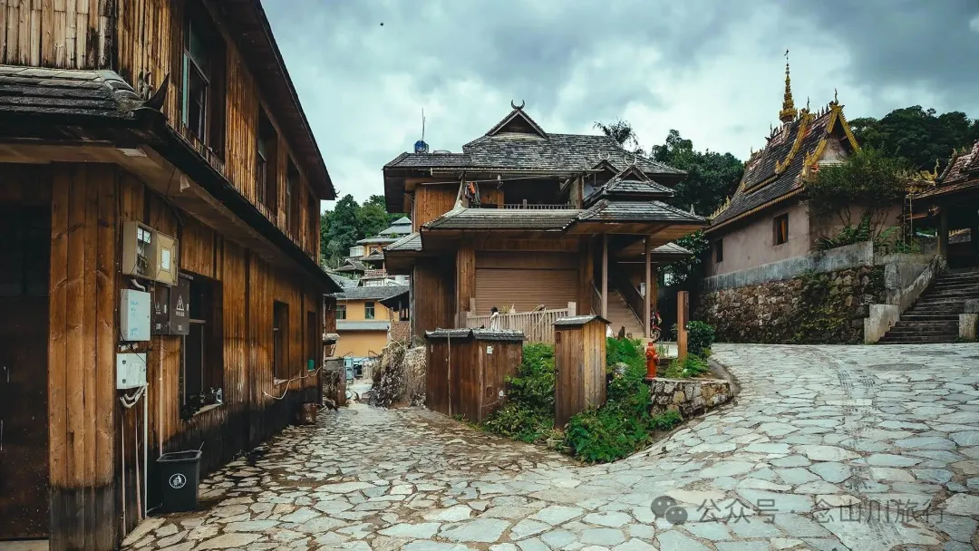 普洱澜沧景迈山芒埂寨：佛寺不语，榕树轻摇，时光在此皈依 - 第15张