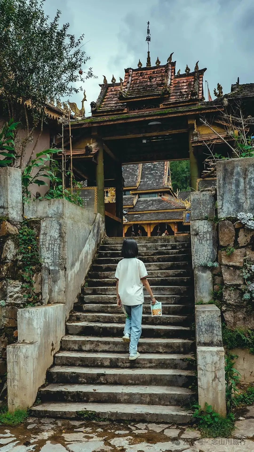 普洱澜沧景迈山芒埂寨：佛寺不语，榕树轻摇，时光在此皈依 - 第17张