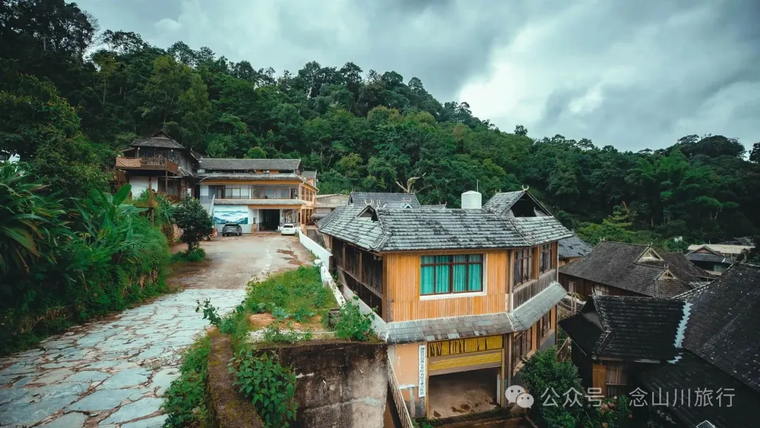 普洱澜沧景迈山芒埂寨：佛寺不语，榕树轻摇，时光在此皈依 - 第4张